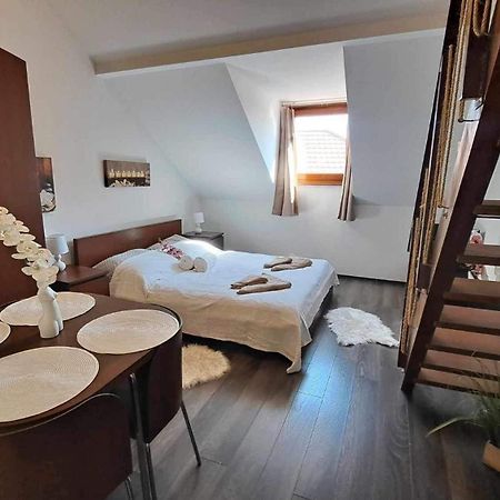 Viktoria Apartman Gyula Exterior photo