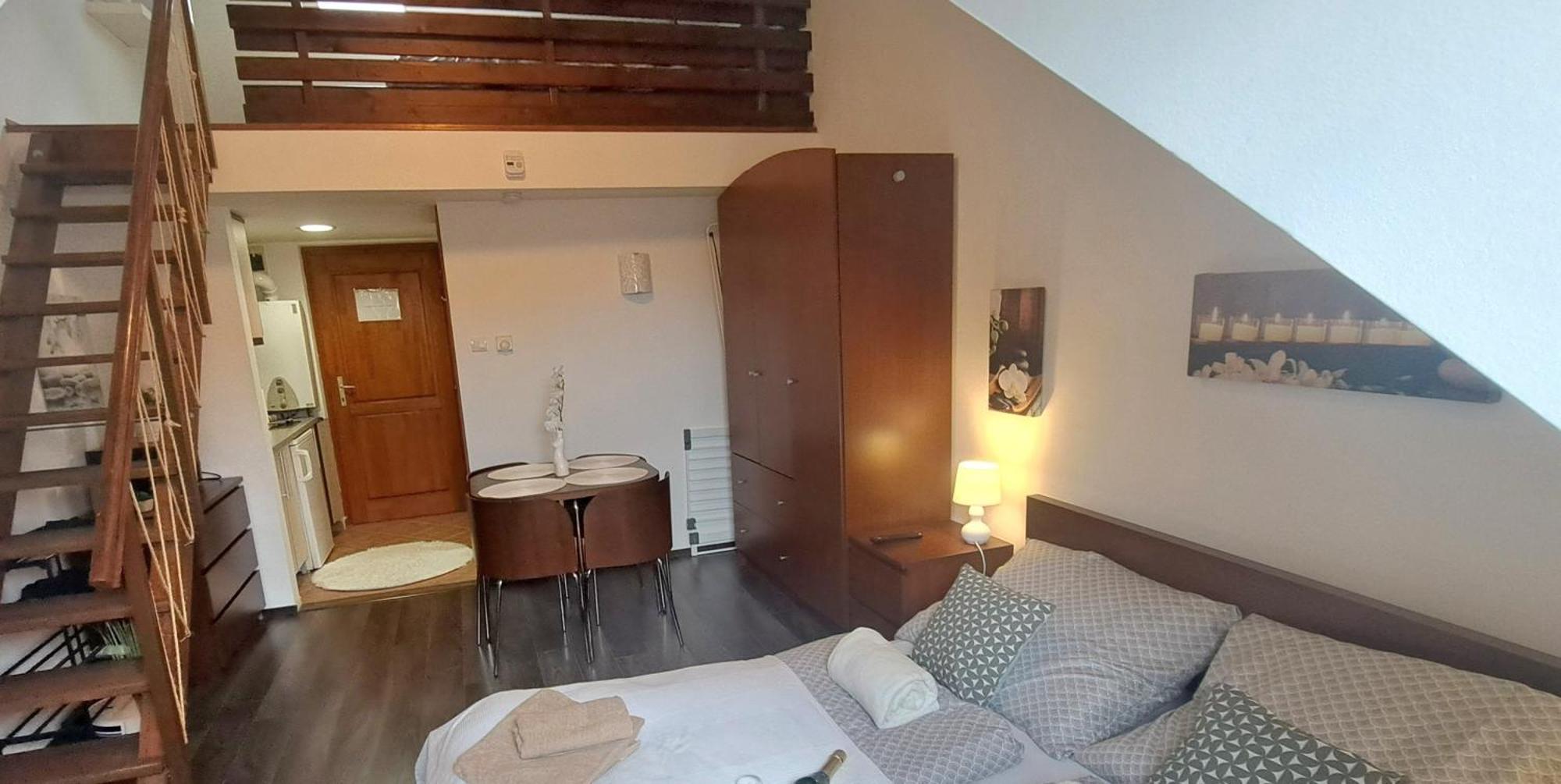 Viktoria Apartman Gyula Exterior photo