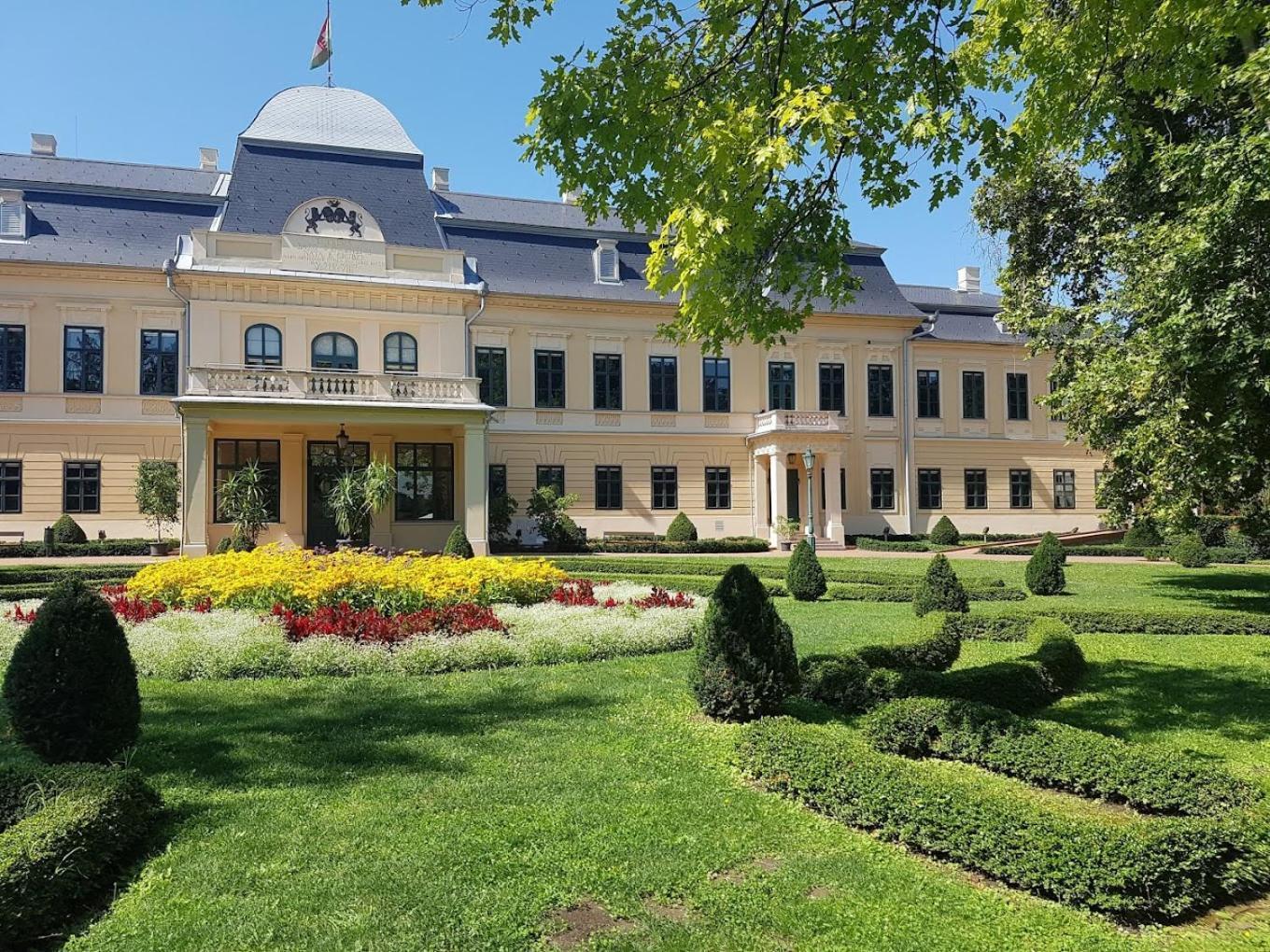 Viktoria Apartman Gyula Exterior photo